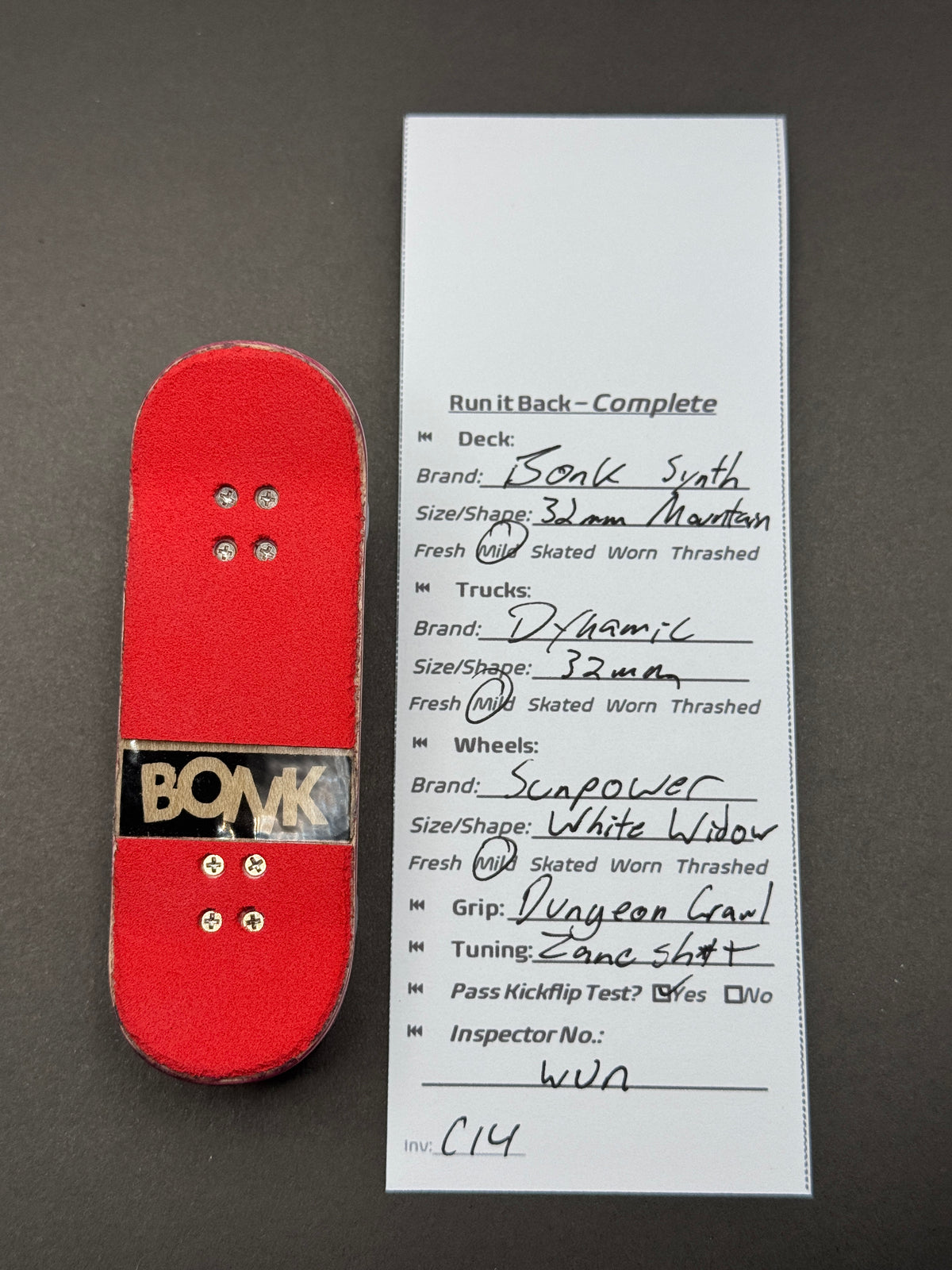 Bonk Synth complete fingerboard with Dynamic trucks and Scapower White Widow wheels