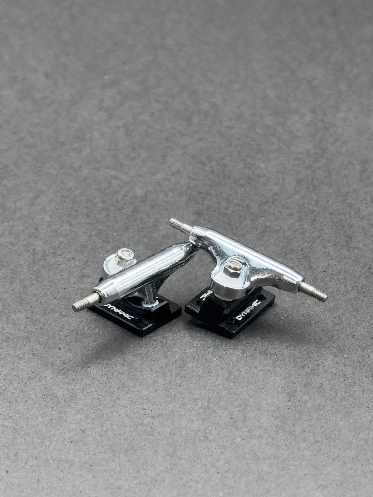 Dynamic SE 26mm Chrome Hanger / Color Plates (Select Color) - Fresh