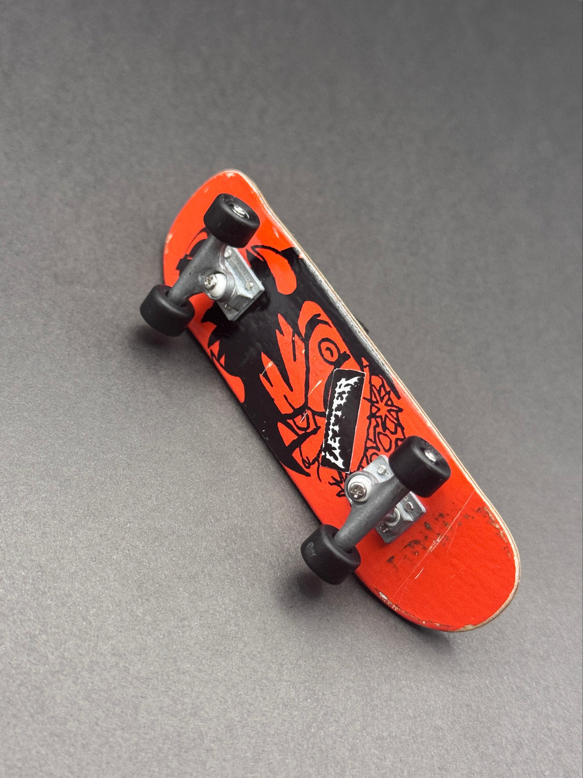 Letter Store 36mm complete fingerboard with Dynamic trucks and Bloob wheels