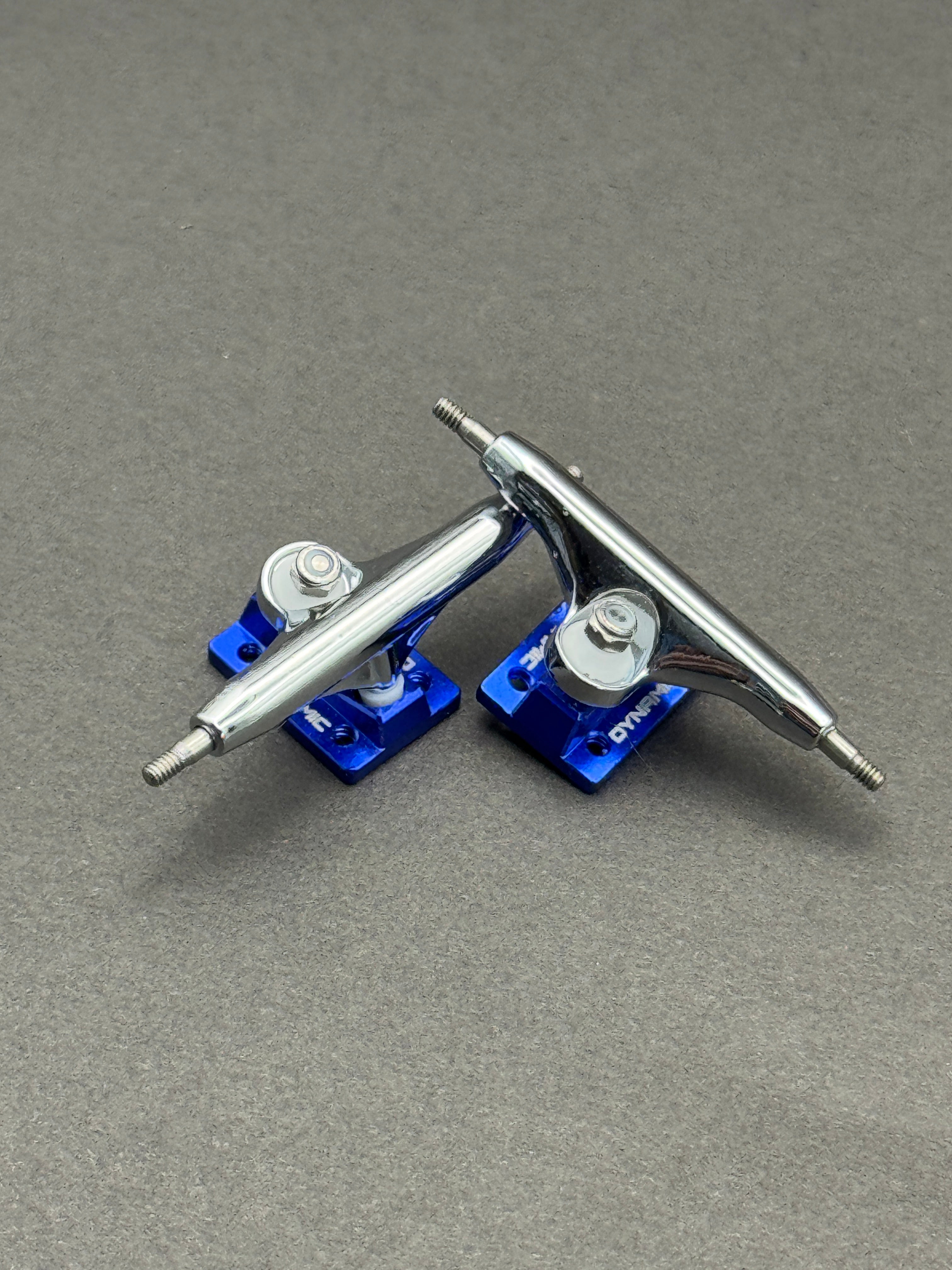 Dynamic SE 32mm Chrome w/ Color Baseplates - Fresh (F2)