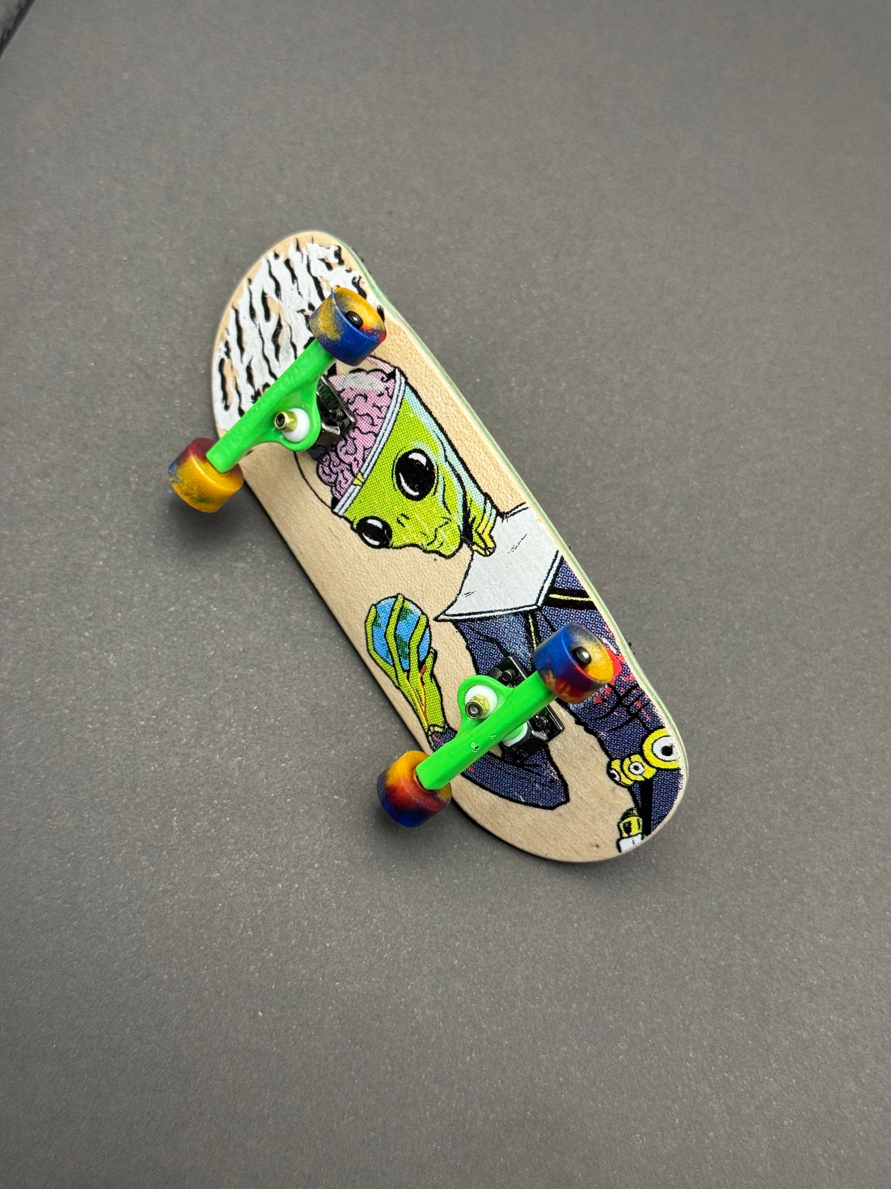 Chems 35mm Mid Pro, Fan Team 34.5mm Trucks, Woodclub Royal Storm Gold Wheels