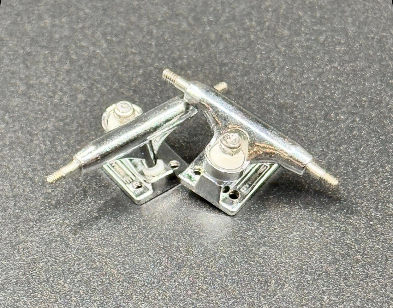 Dynamic SE Chrome Trucks - Fresh (Select Size)