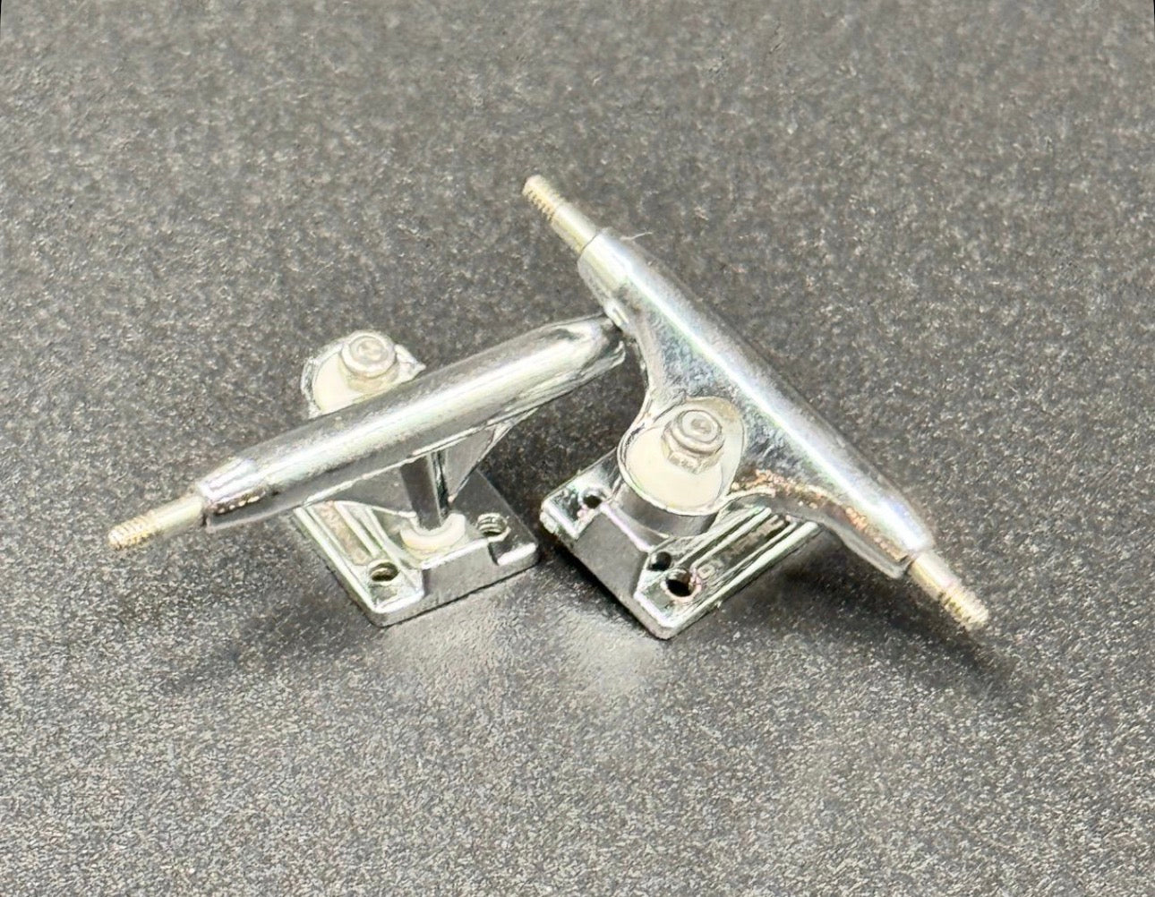 Dynamic SE Chrome Trucks - Fresh (Select Size)