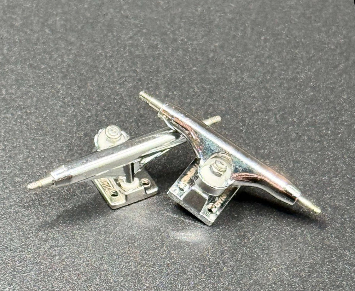 Dynamic SE Chrome Trucks - Fresh (Select Size)