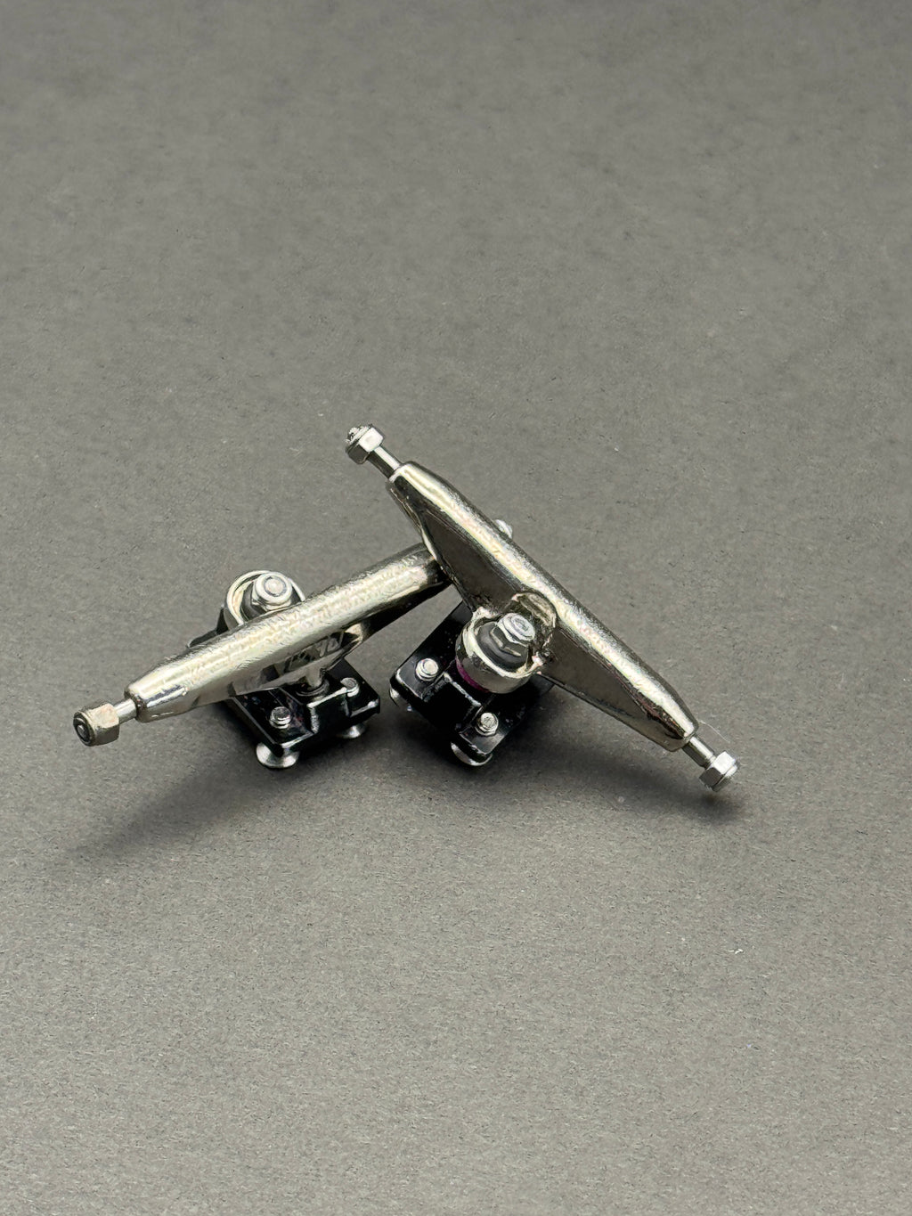 Deli Trux 34mm Chrome/Black - Skated