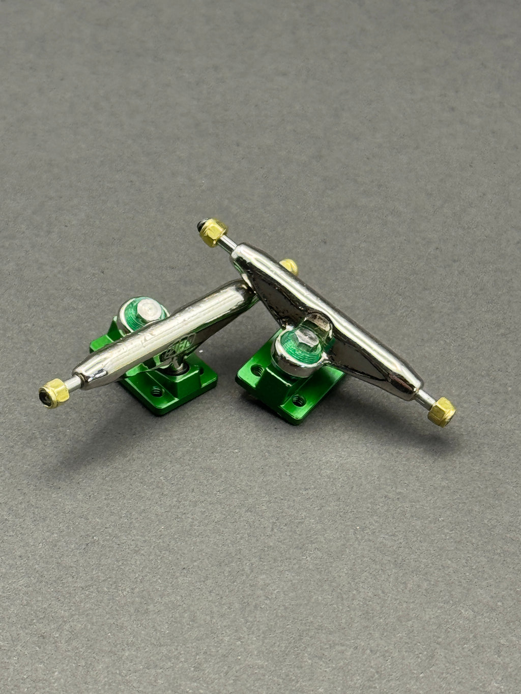 Deli Trux 32mm Chrome/Green - Fresh