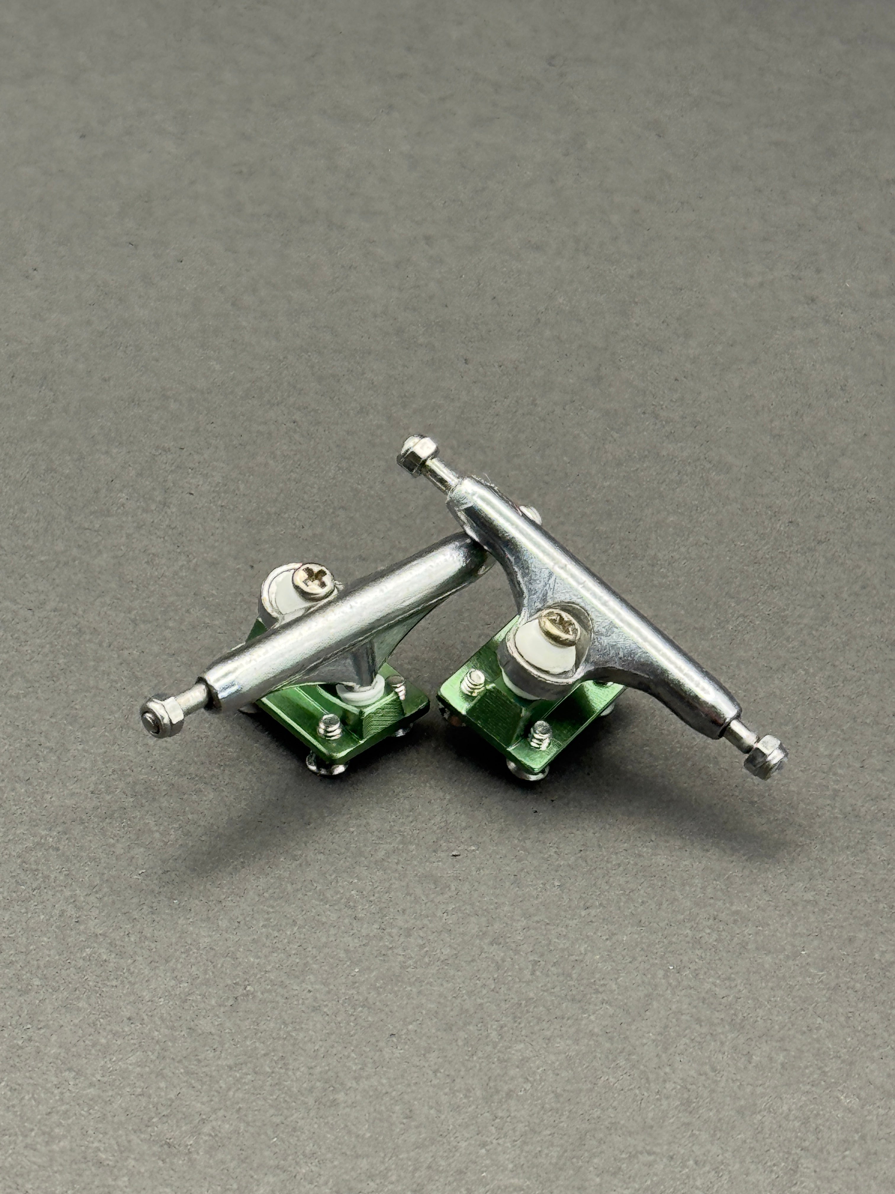 Dynamic 32mm Chrome/V2 Green - Skated
