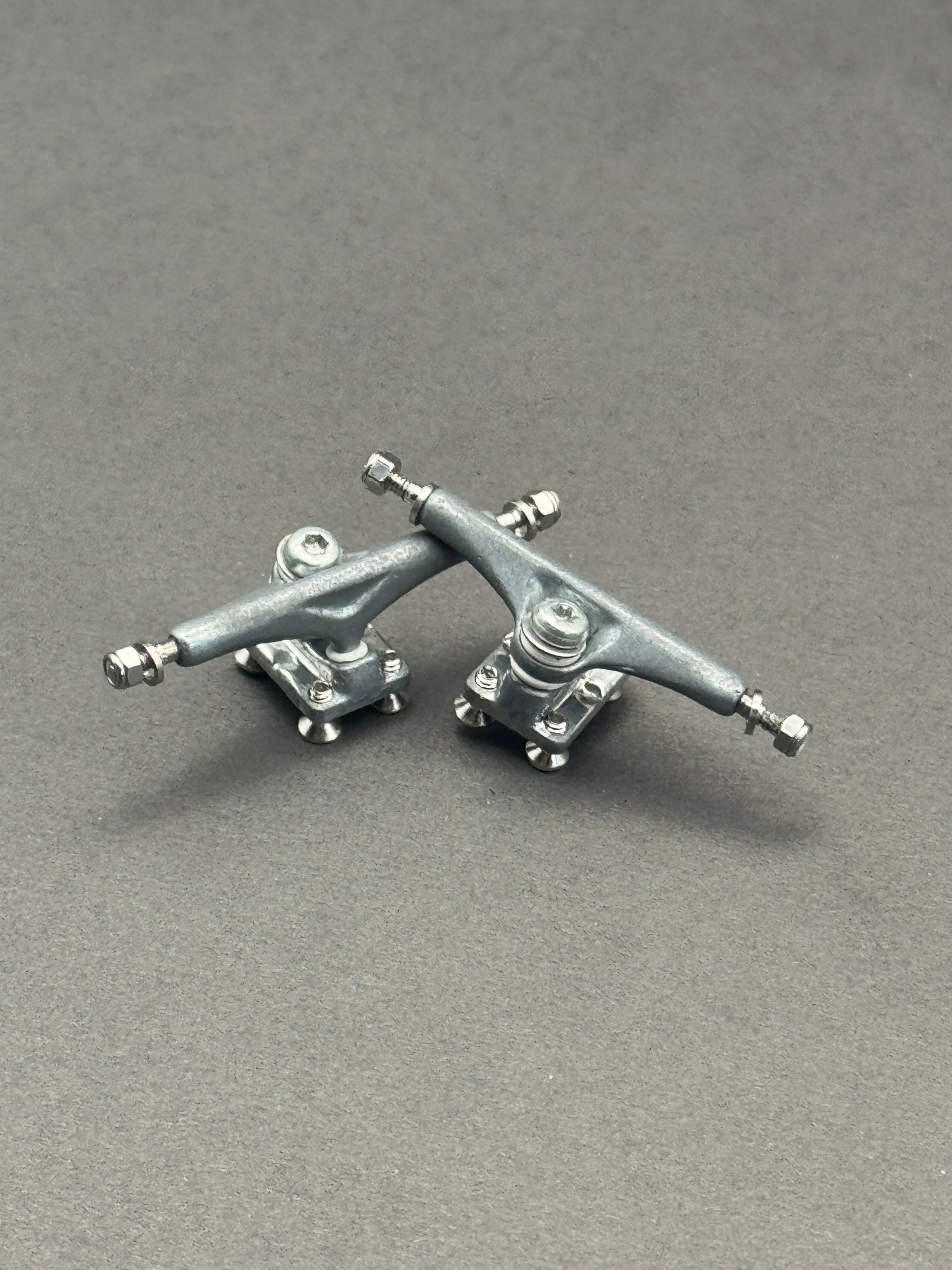 Yellowood Y-Trucks 34mm (X5) Raw w/ Y-tool - Mild