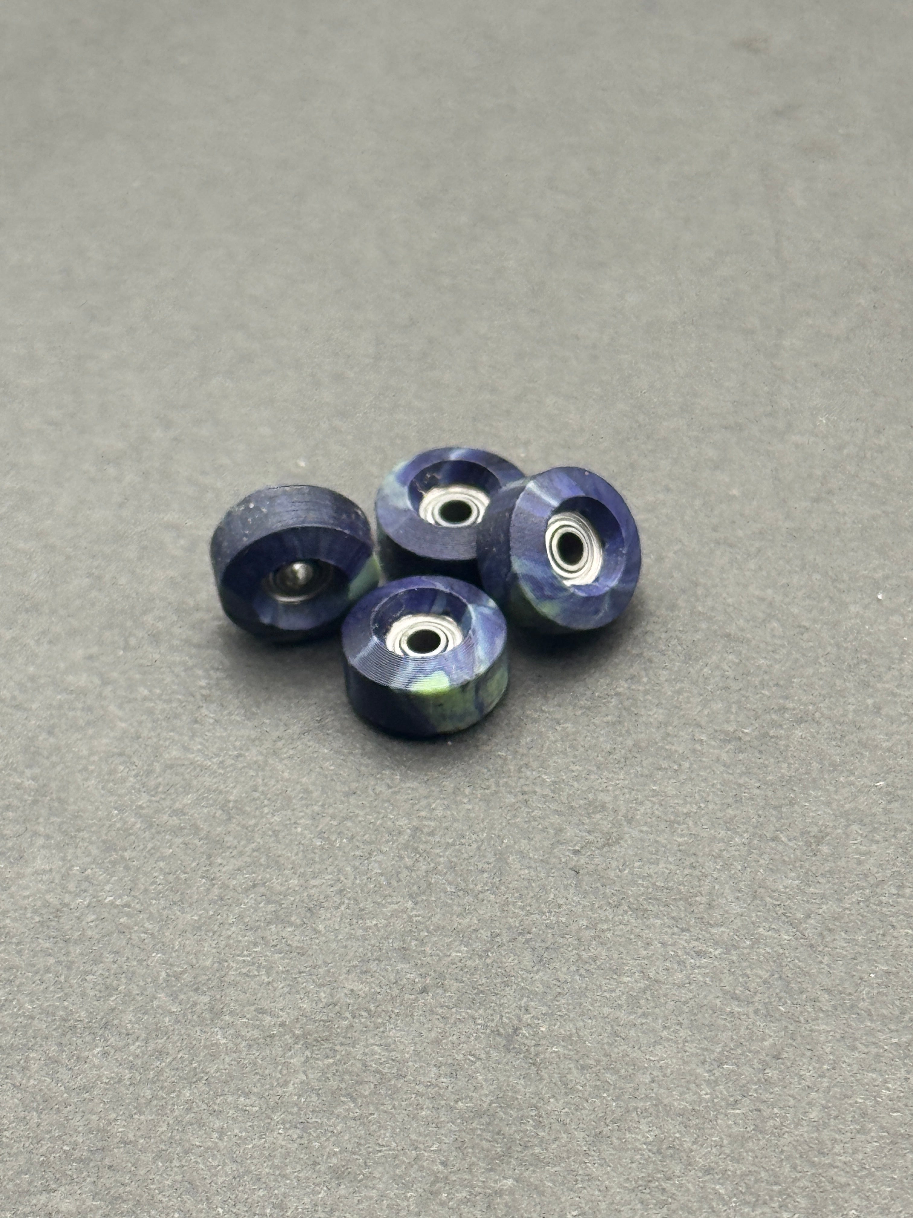 Blistered (Pre-Mike) 7.6mm Street OLD Purple/Green - Skated