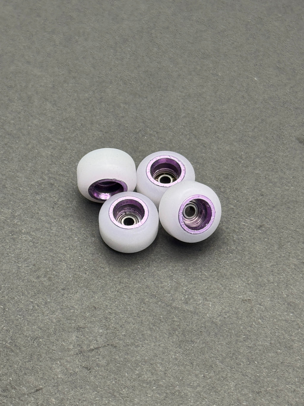 Cartwheels V4 Super White/Purple Aluminum - Skated