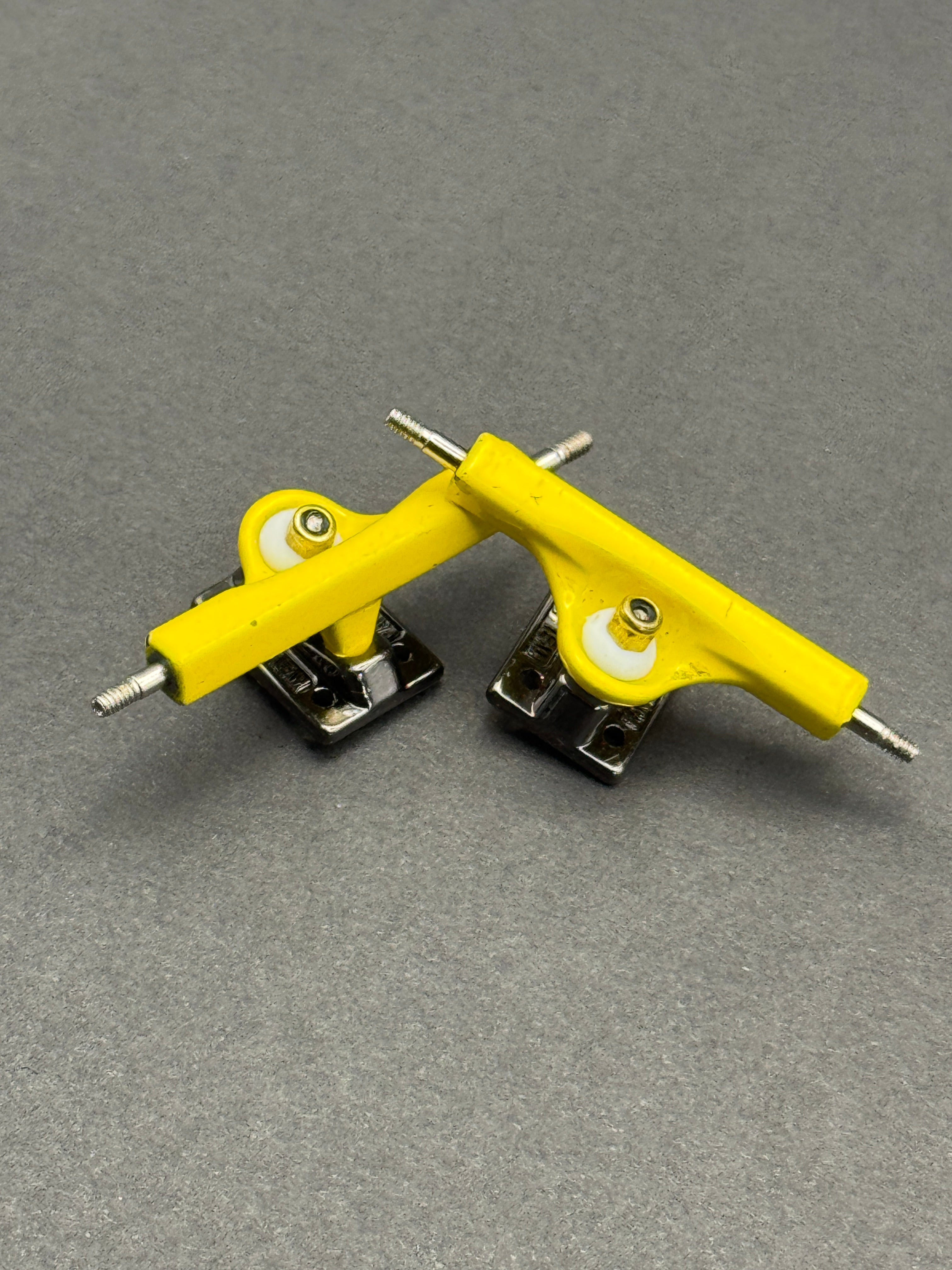 Fan Team 34mm Yellow/Gun Metal - Fresh