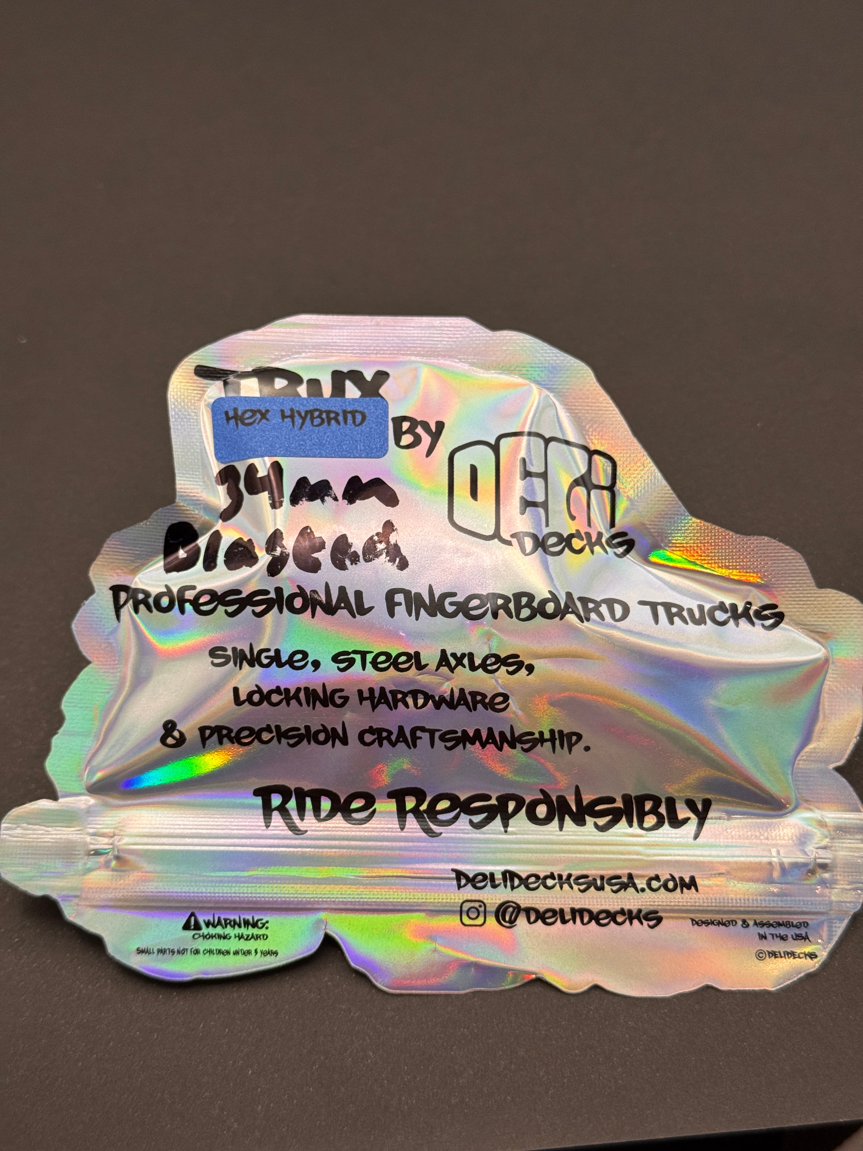 Deli Decks Trux Hex Hybrid 34mm Blasted — Professional Fingerboard Trucks