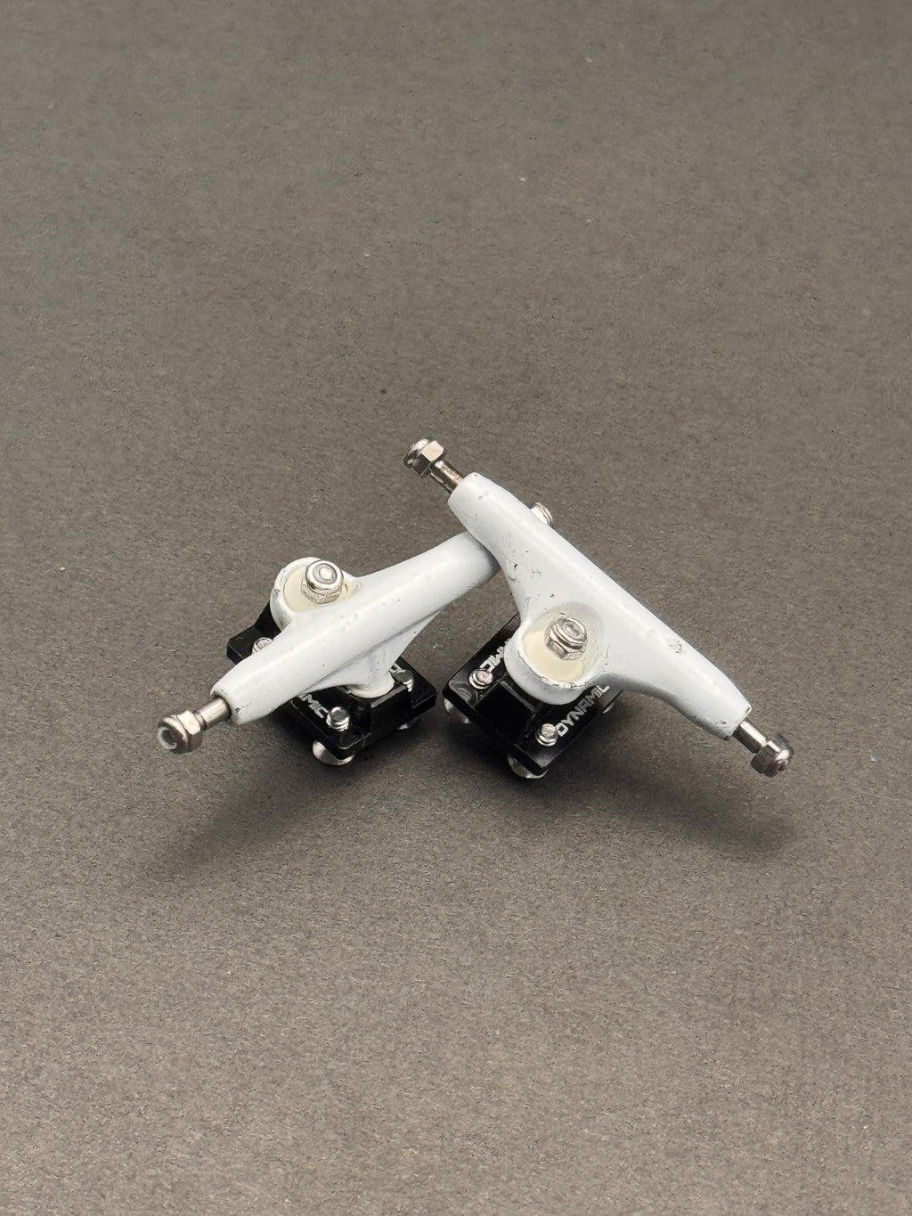 Dynamic SE 32mm White/Black - Mild