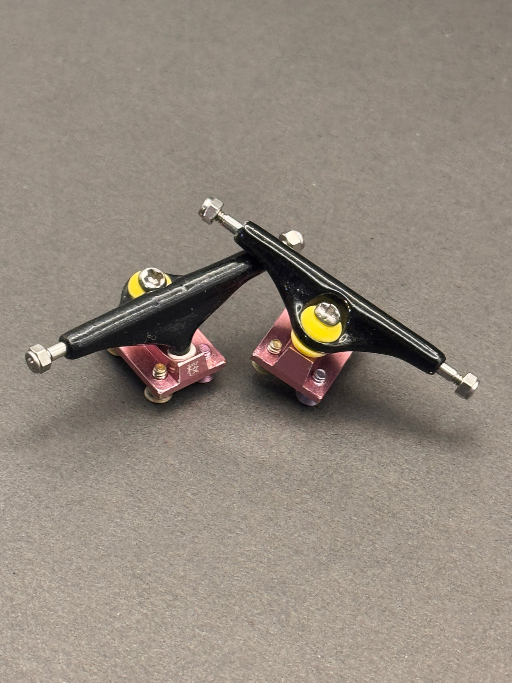 Caramel 3.0 33mm Black + Blossom Titanium Pink - Mild