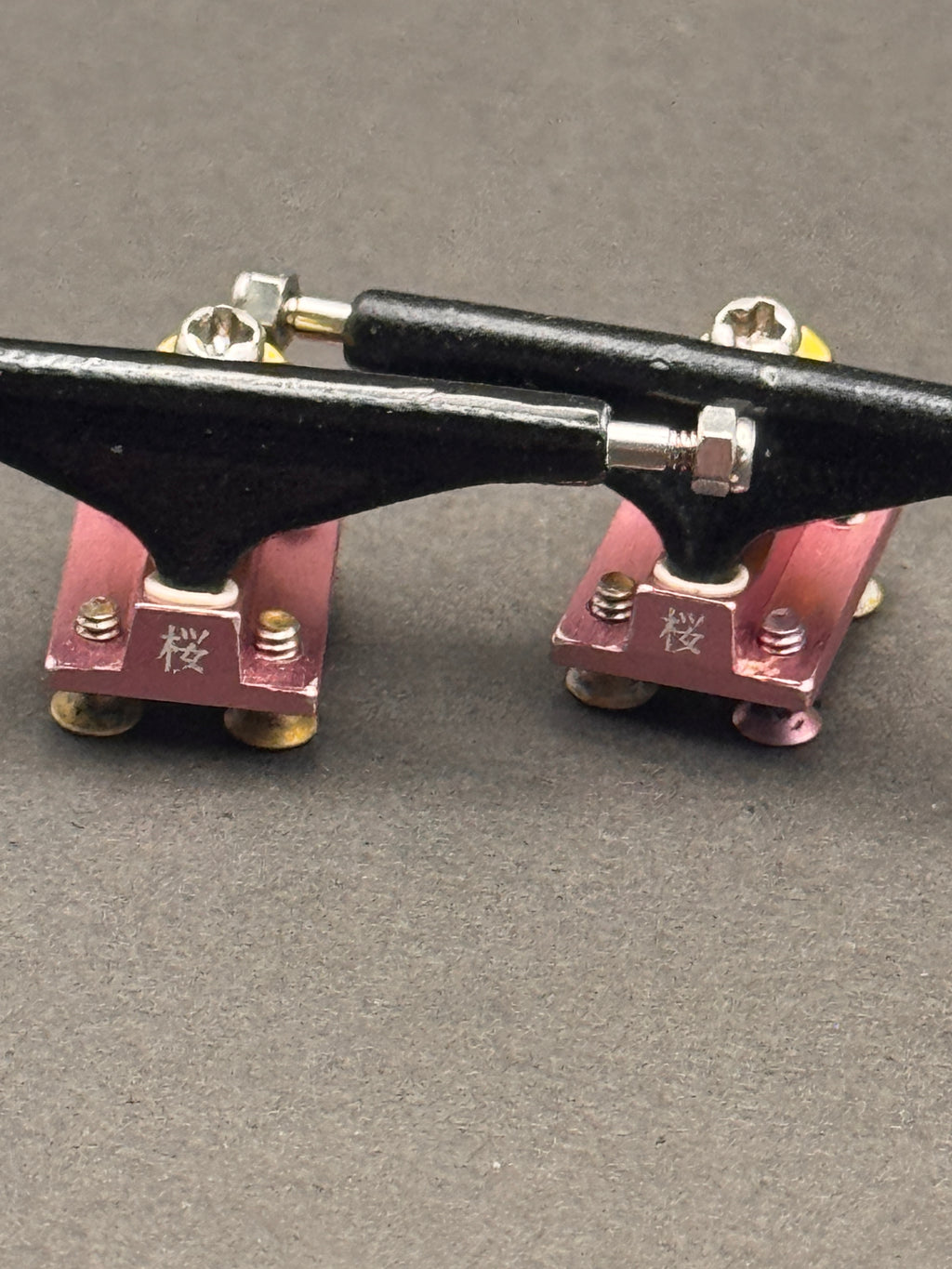 Caramel 3.0 33mm Black + Blossom Titanium Pink - Mild