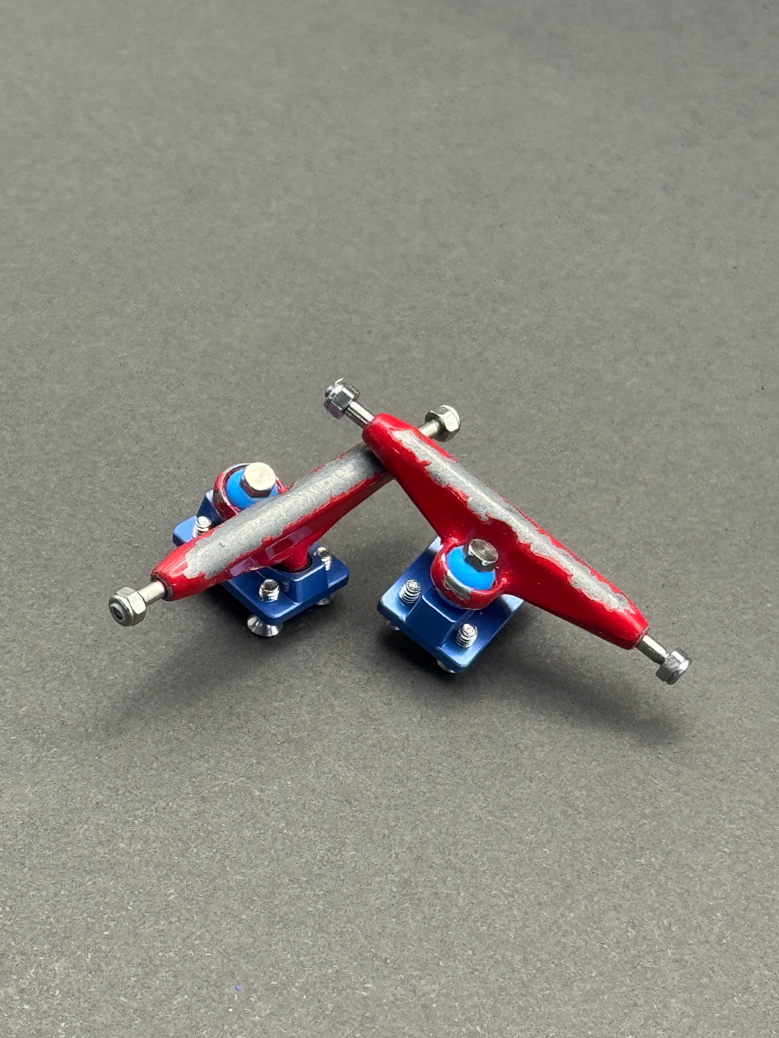 Deli Trux 34mm Red/Blue - Skated