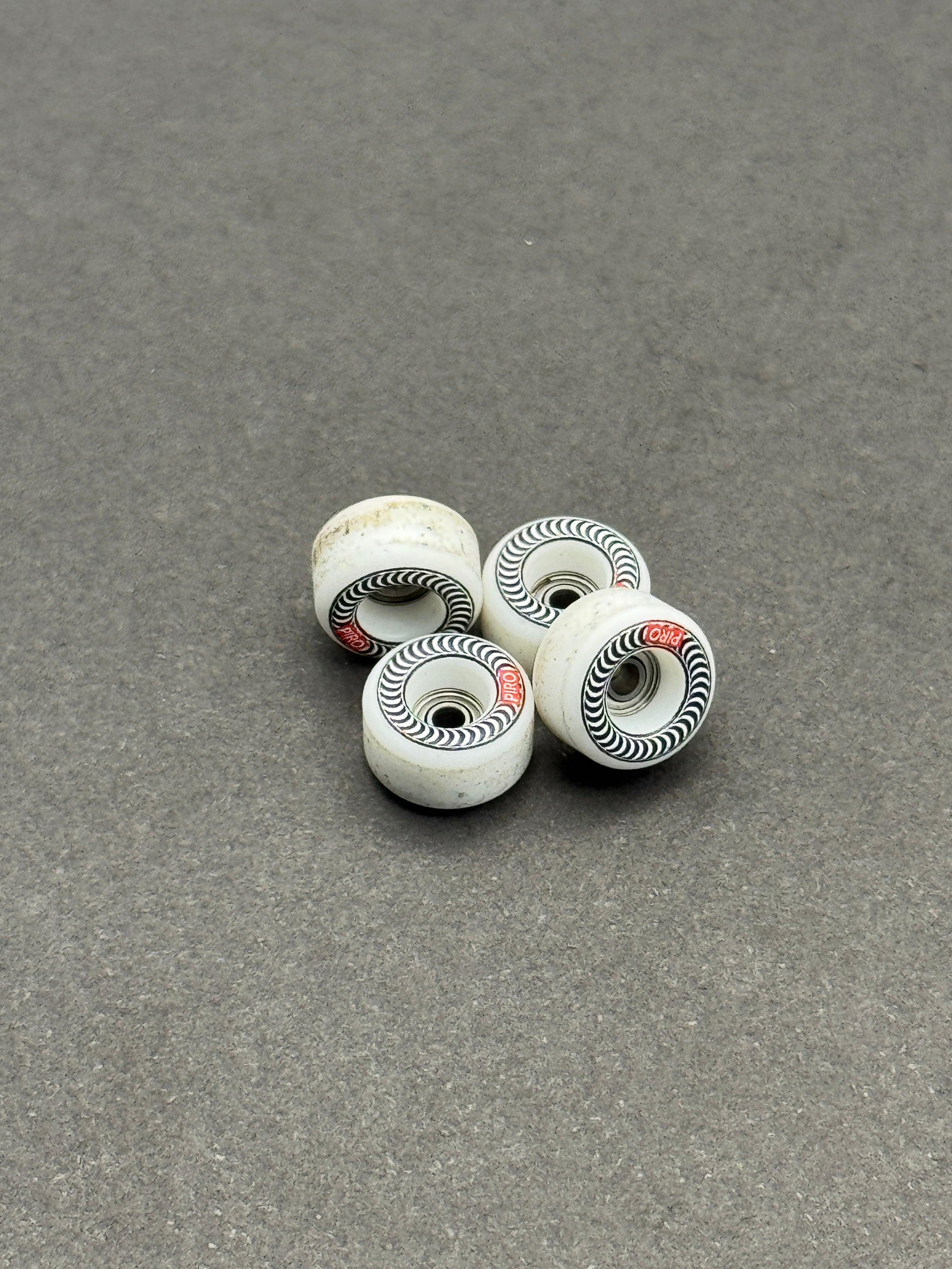 Piro Performance White Graphic Wheels - Mild