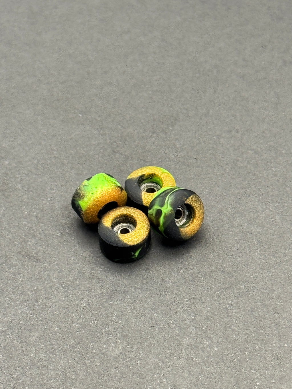Abstract Street Gold/Black/Green - Mild