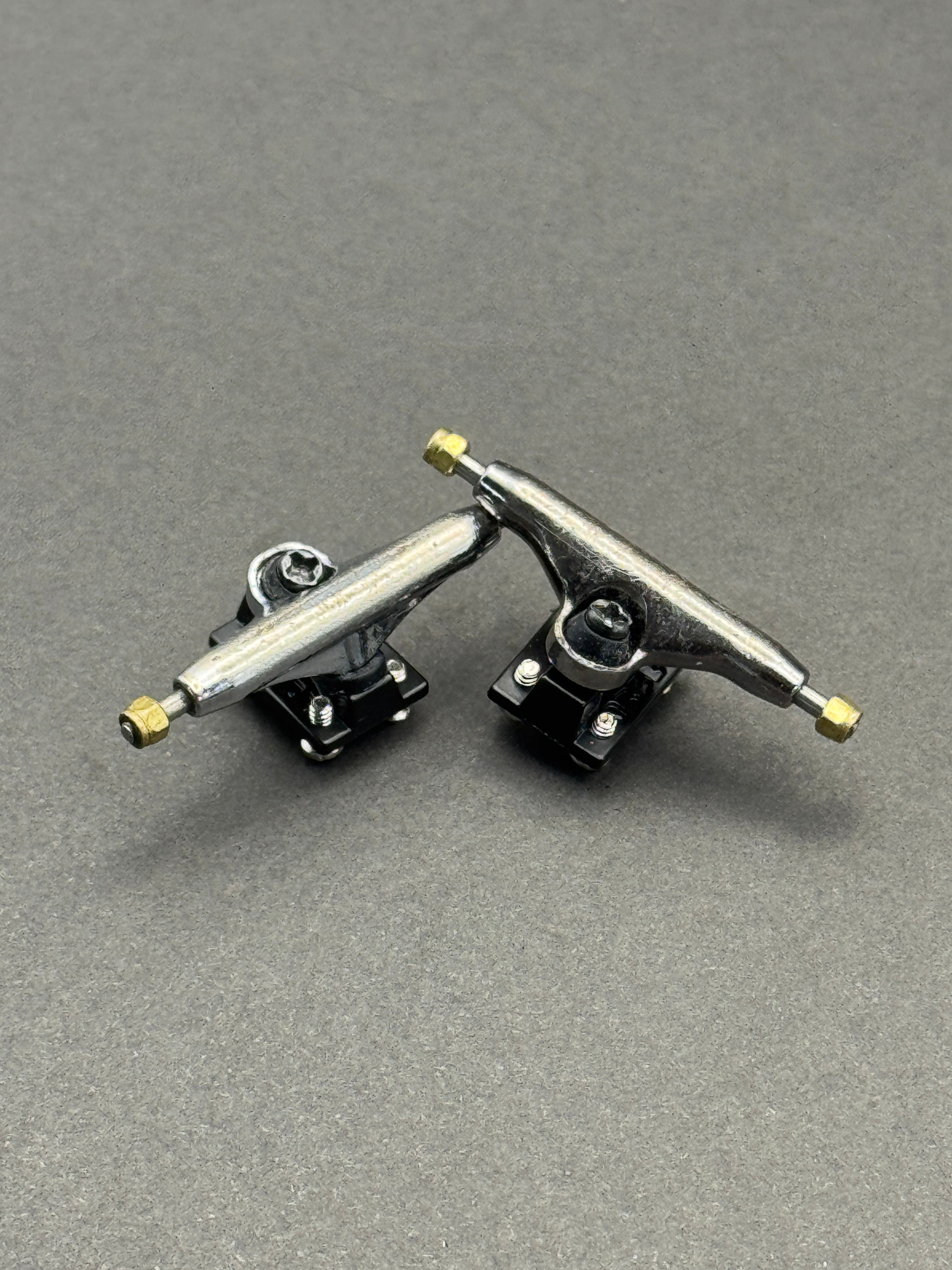 Dynamic + Obsius 32mm Raw Chrome / Black – Worn