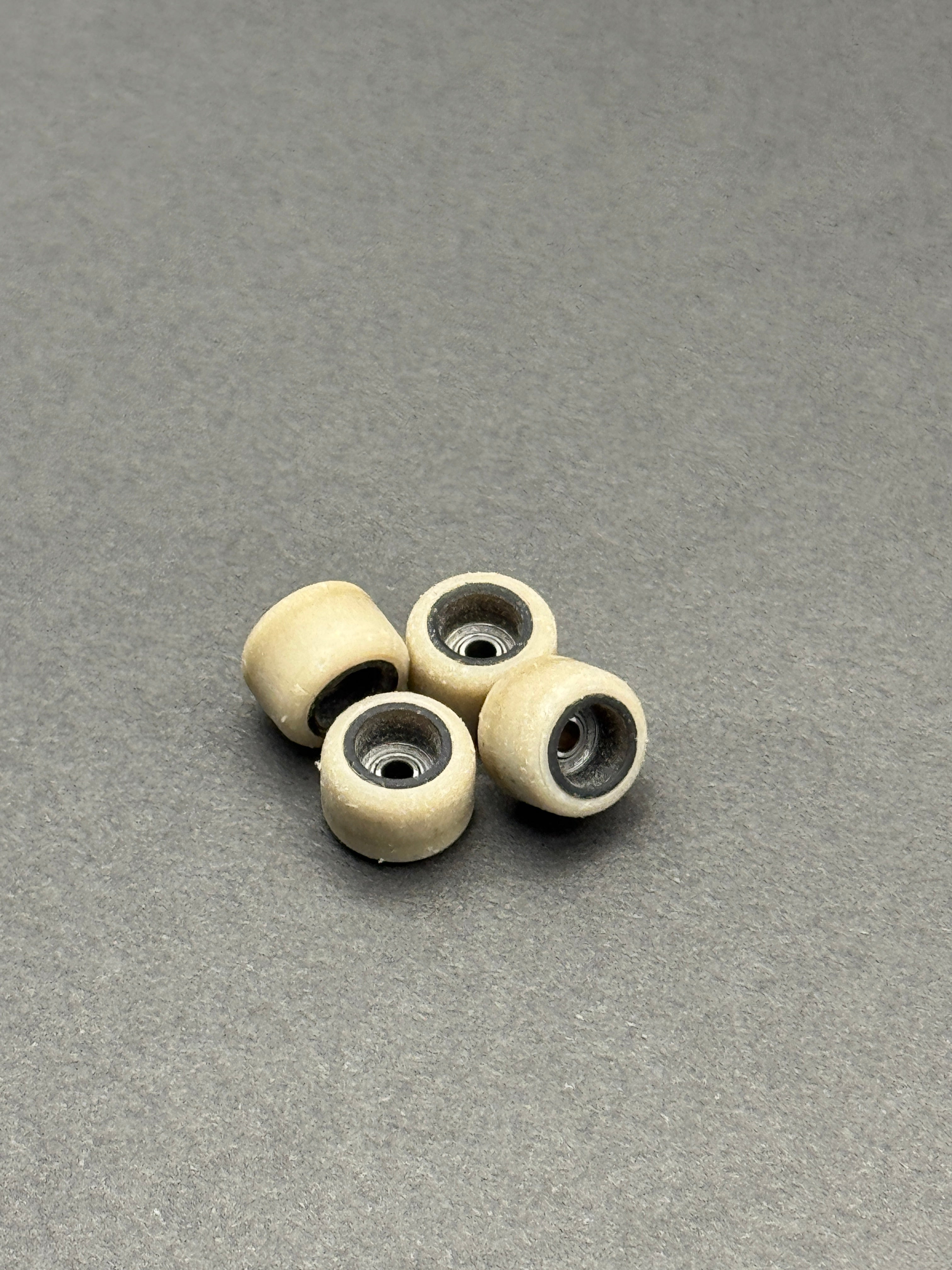Dudeguy 7.5x5.3mm Dual-Duro White/Black – Skated