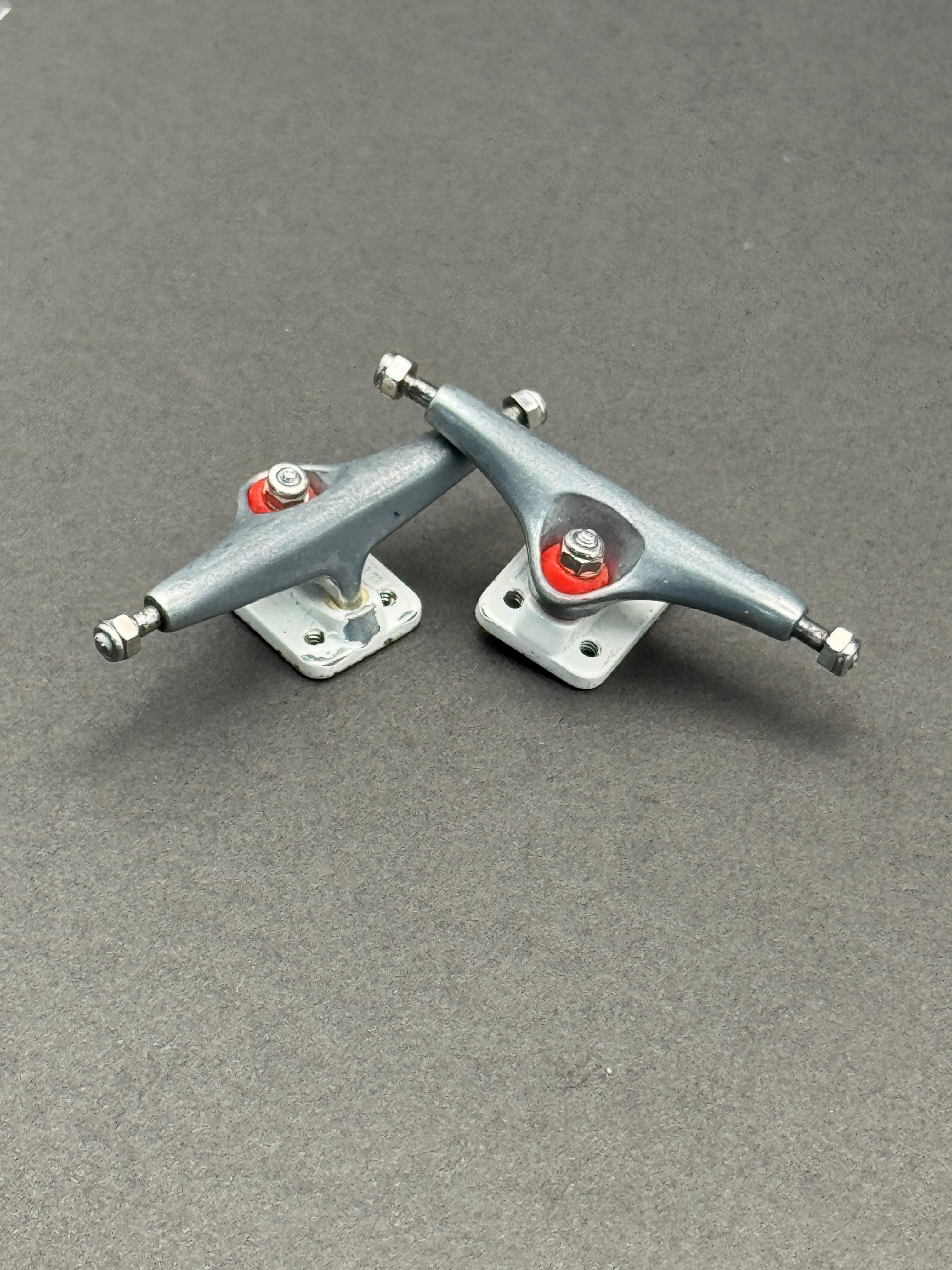 SB Trucks Co. 34mm Raw / White – Skated