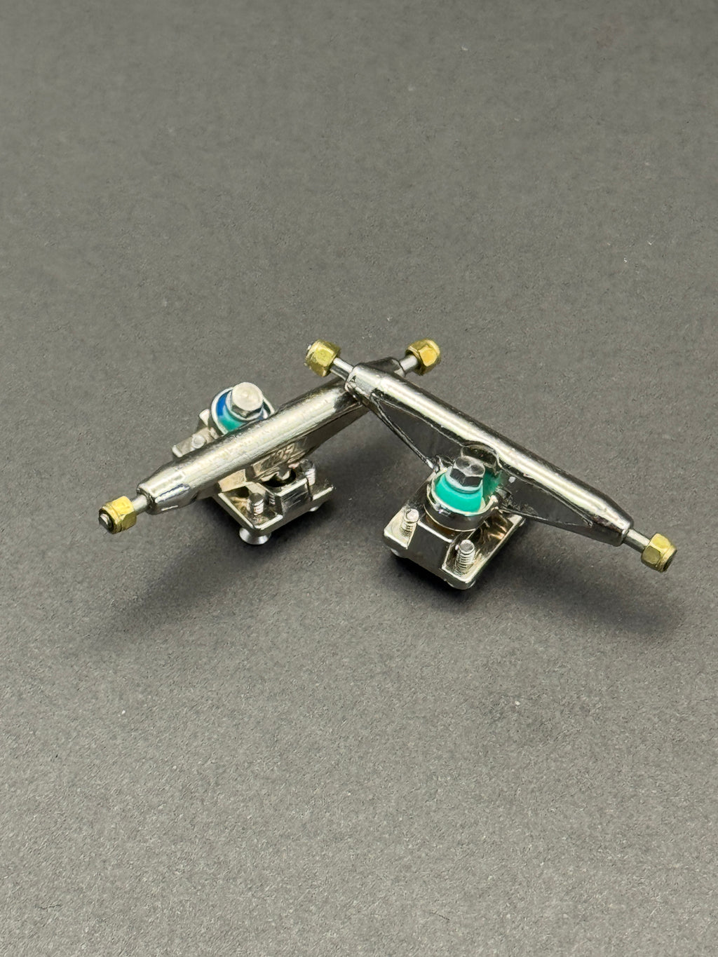 Deli Trux 34mm Chrome – Skated