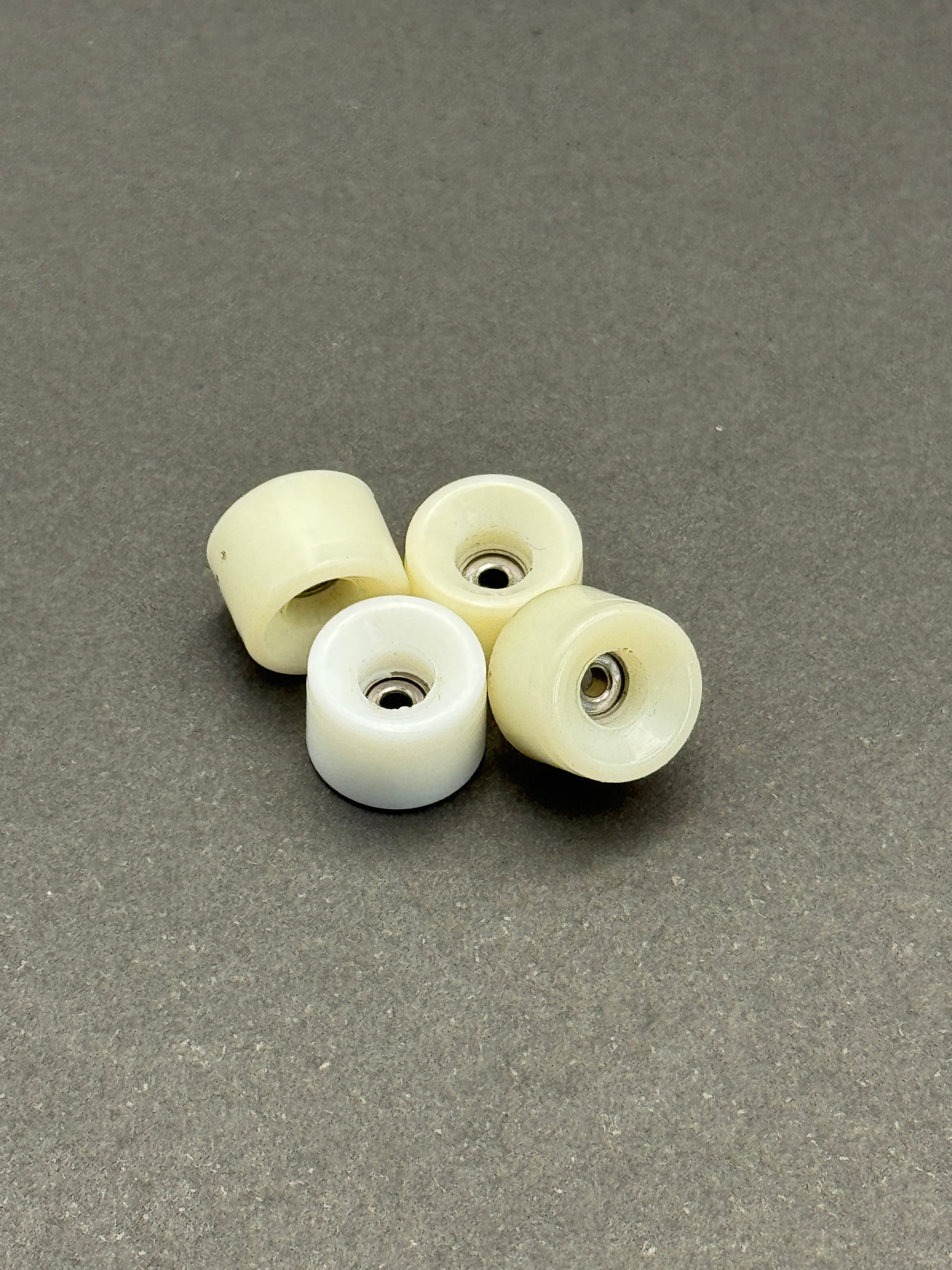 Ampersand &Full White (Customer-Made Focus Set) – Skated