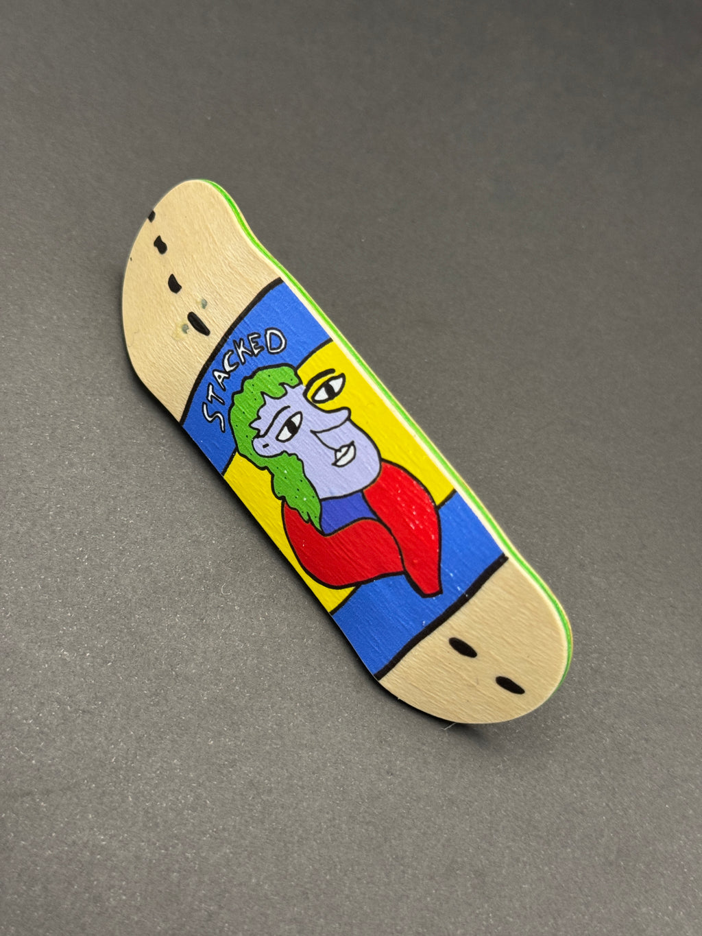 Stacked 32mm S1 - deck graphic side