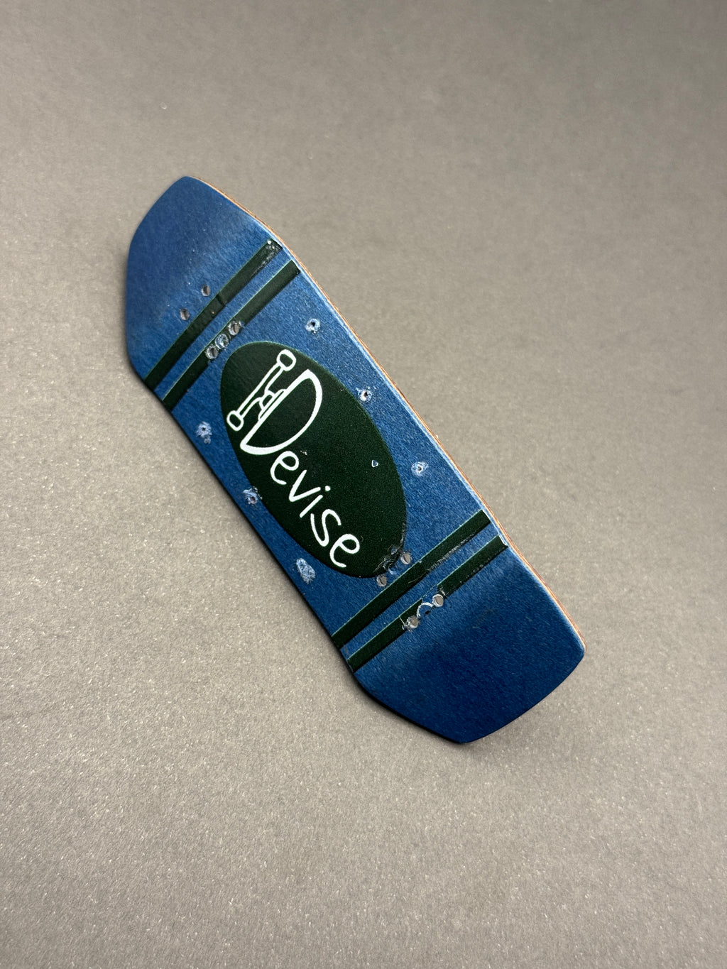 Devise 33mm Crayon Regular - deck graphic side