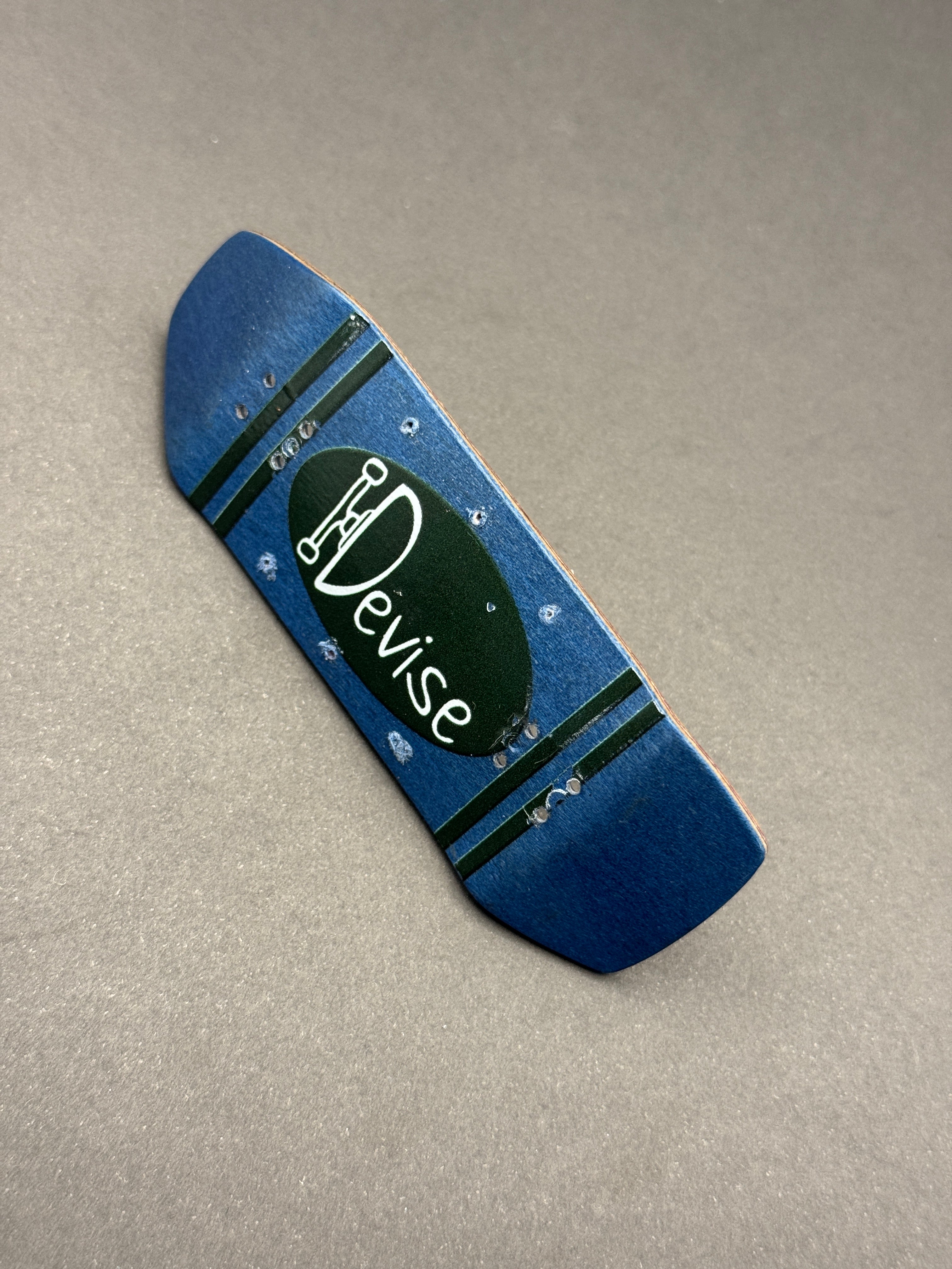 Devise 33mm Crayon Regular - deck graphic side