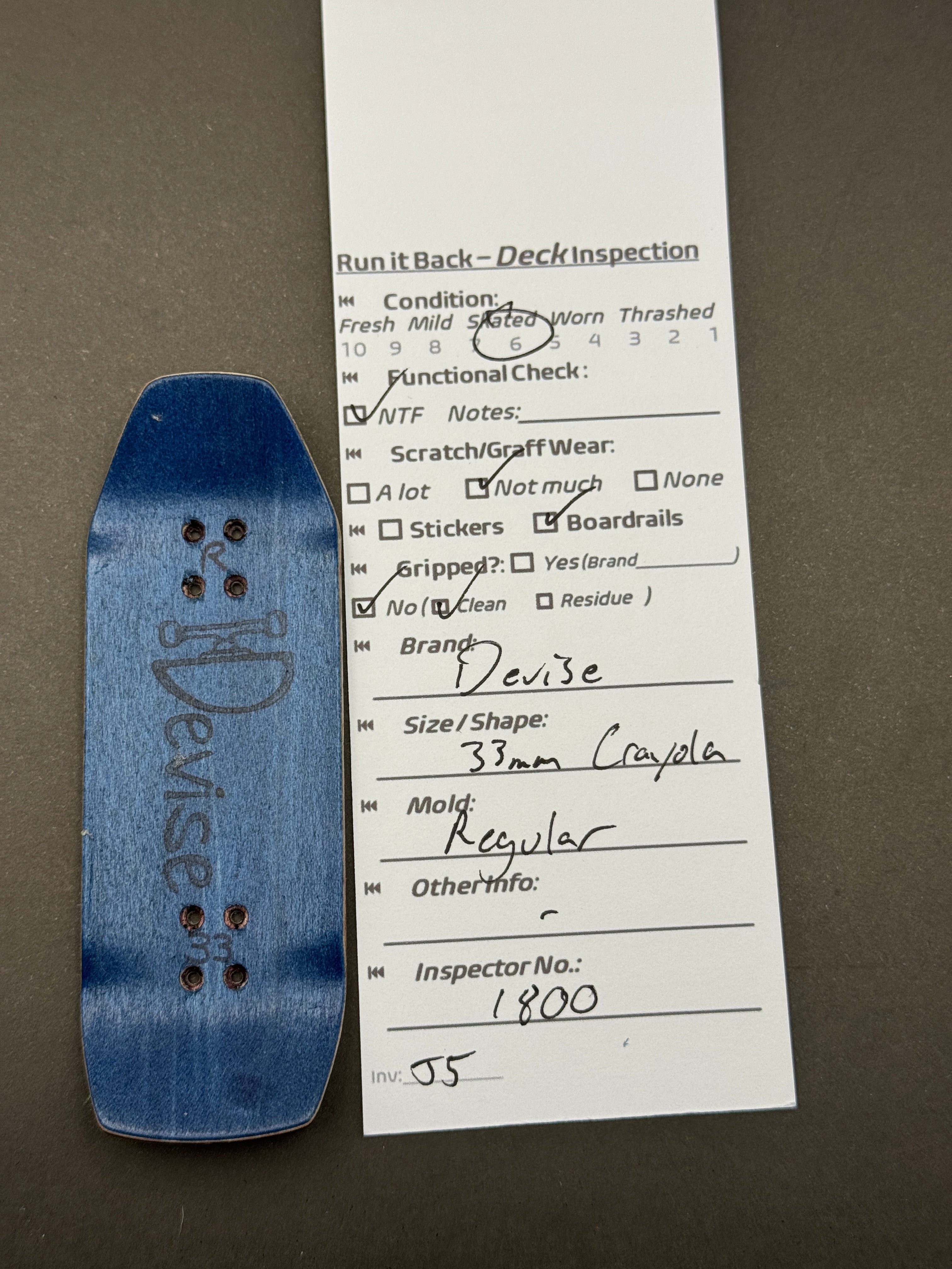 Devise 33mm Crayon Regular - inspection card